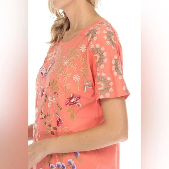 NWT Johnny Was Osaka Raw Seam Dolman Tee in Living Coral Embroidered T-Shirt XS - Picture 3 of 13
